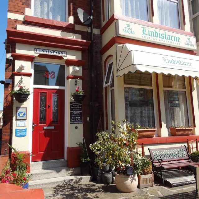 Lindisfarne Holiday Apartments Blackpool